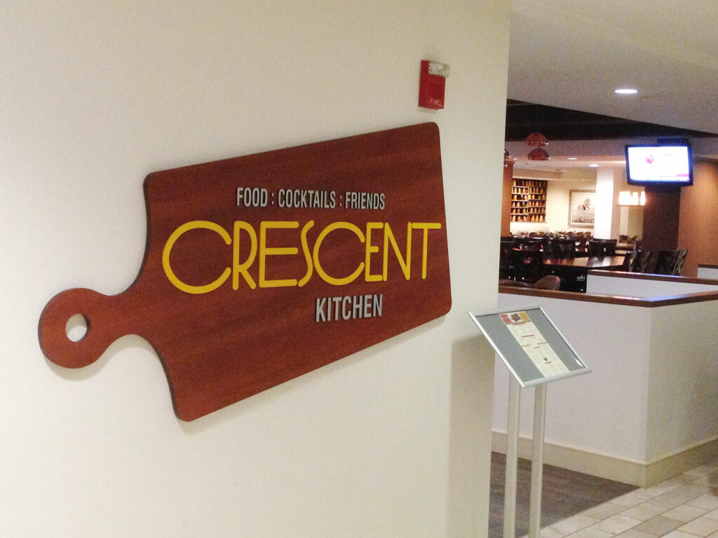 crescent kitchen restaurant sign